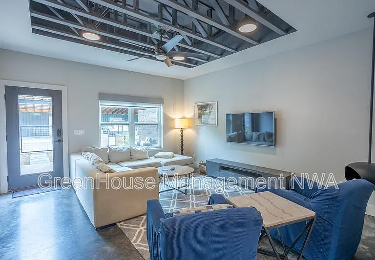 808 S Locust Ave #808LOC — Photo 18