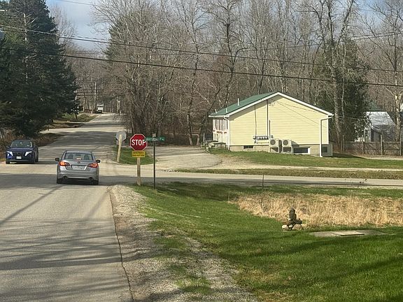 5th image of 48 School House Road