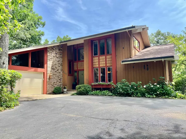 2103 W Collingswood Dr, Beloit, WI 53511