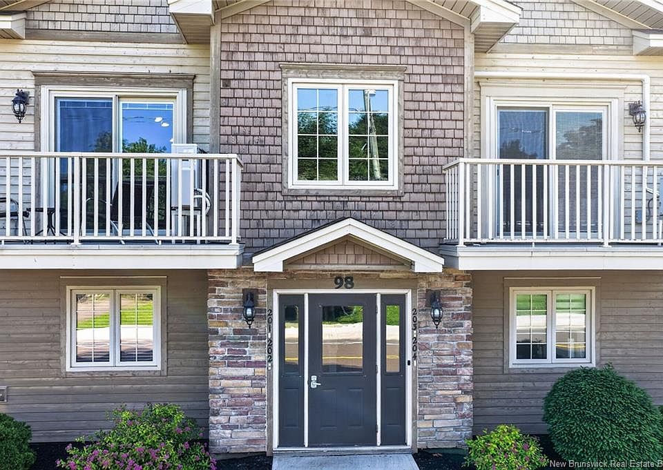 1st image of 98 Pleasant St #201