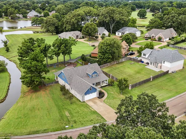 8247 Montrose Dr, Olive Branch, MS 38654