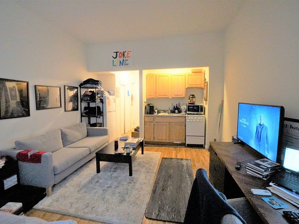 2nd image of 19 E 21st St APT 3