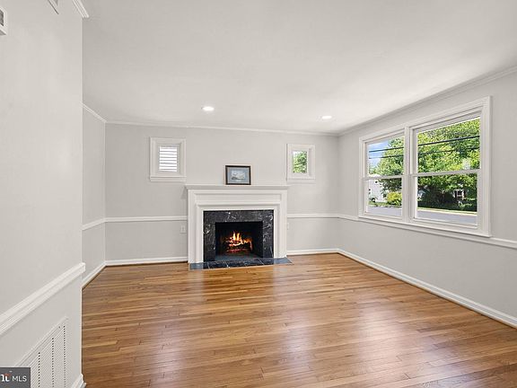 5th image of 4026 Chestnut St