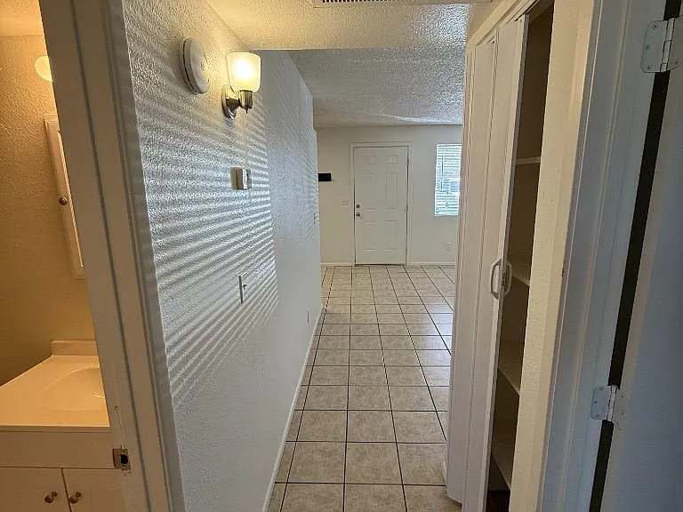 508 N Scott Ave #1 — Photo 5