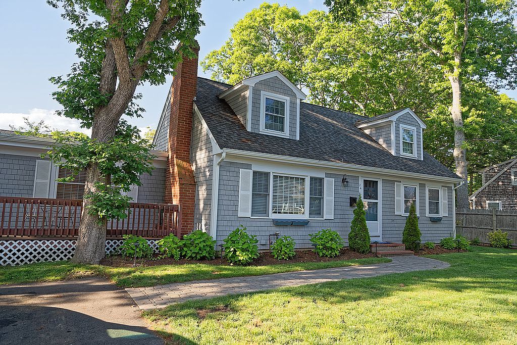 24 Randolph St, East Falmouth, MA 02536 Zillow