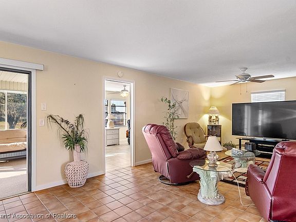 3rd image of 128 Grandview Blvd