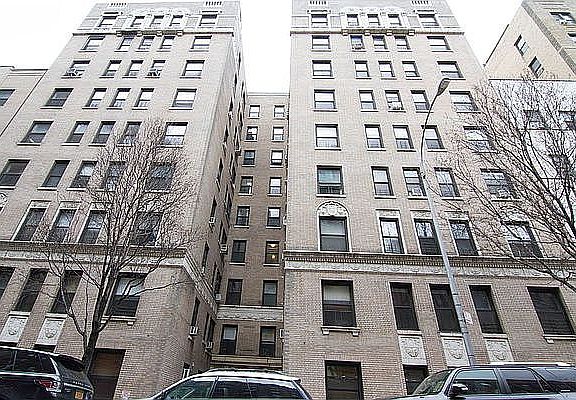 2nd image of 145 W 71st St APT 8E