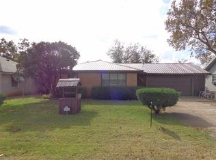 504 North Ave, Comanche, OK 73529