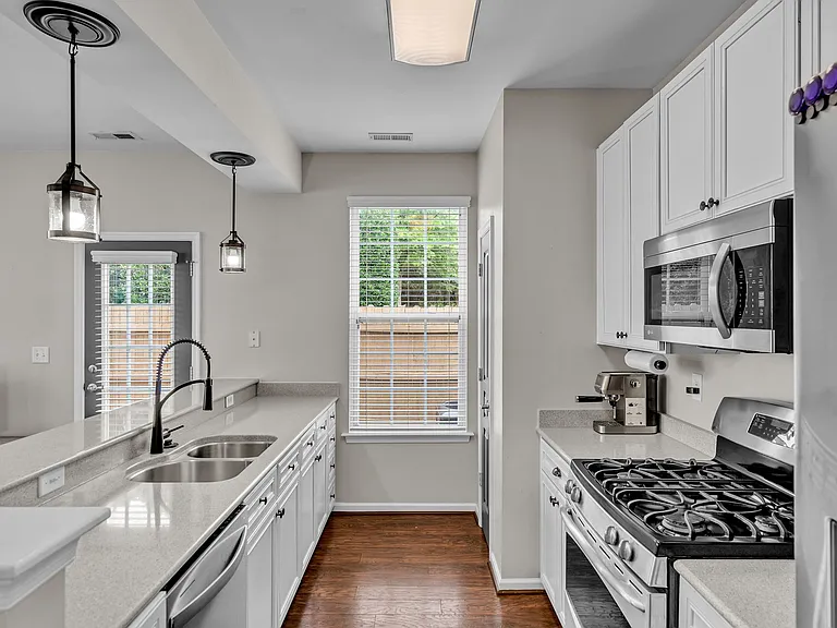 1116 Westbriar Dr — Photo 13