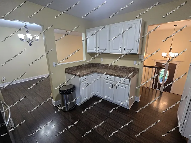 3788 Kingsway Dr — Photo 5