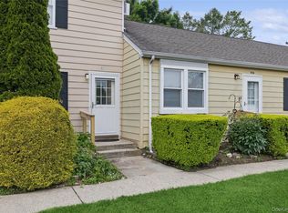 1000 9th St APT D37, Greenport, NY 11944