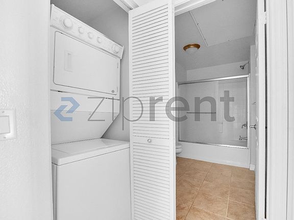 2nd image of 1465 C St Unit 3515