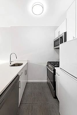 4th image of 300 E 62nd St APT 603