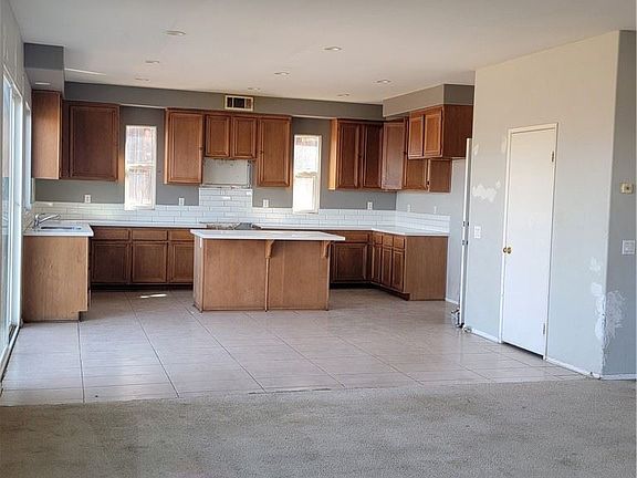 4th image of 29130 Alicante Ave