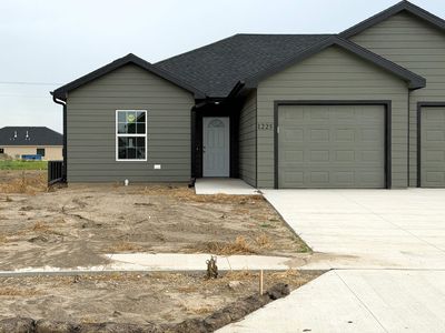 1225 Fountain Dr, Salina, KS, 67401
