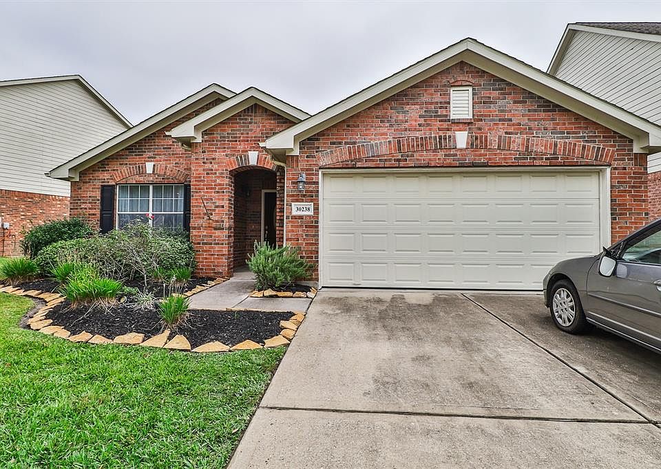 1st image of 30238 Emerson Creek Dr