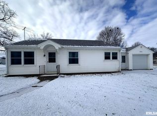 301 NE 3rd Ave, Aledo, IL 61231