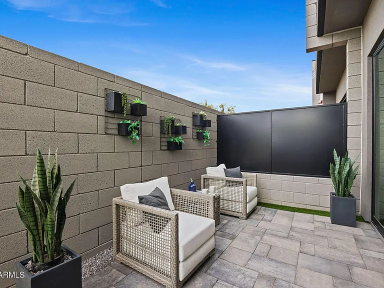 377 E Windsor Ave #4 — Photo 9