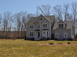 33 Meshomasic Trl, Portland, CT 06480