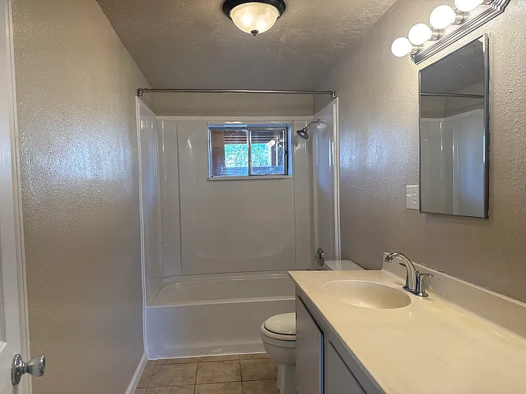 374 E Village Way — Photo 4