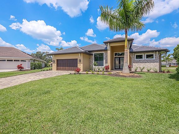 4th image of 4825 SW 29th Ave