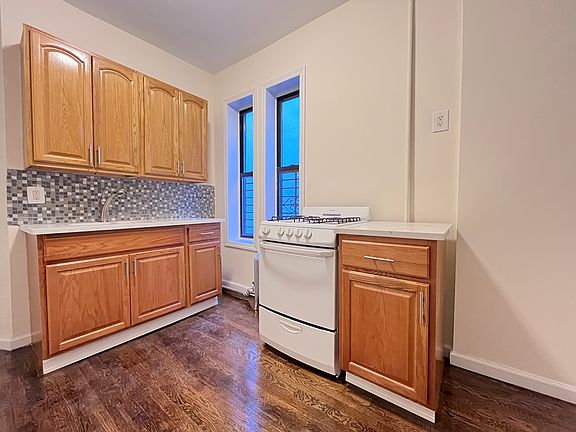 2nd image of 23-88 29th St #8