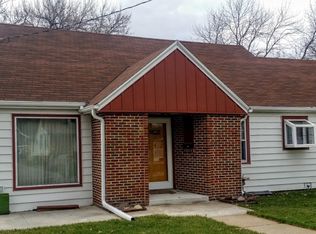 674 E 9th St, York, NE 68467