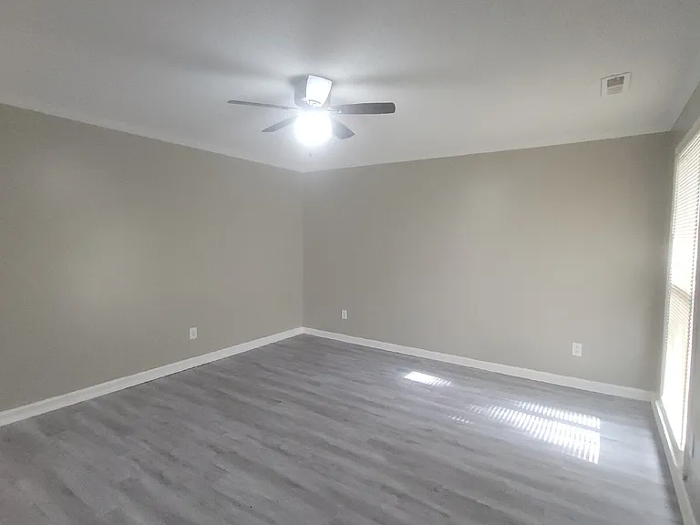 1502 Barrington Rd NW #A — Photo 2