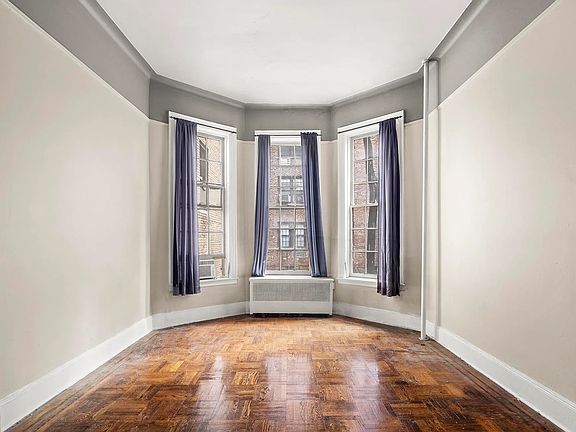 4th image of 132 E 64th St