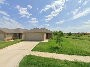 11636 Casey Dr, Yukon, OK 73099