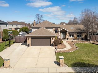 1035 Yamma Rdg, New Lenox, IL