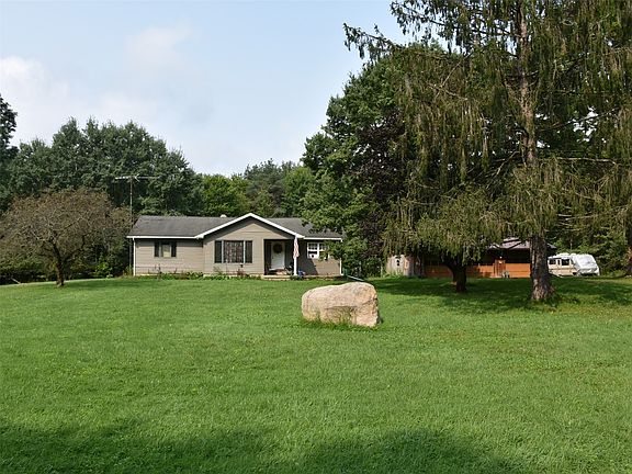 3rd image of 13577 Carpenter Rd