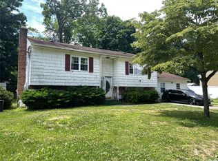 26 Bliss St, West Babylon, NY 11704