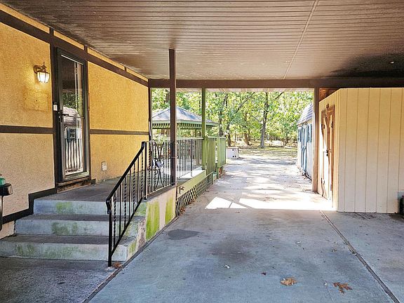 3rd image of 117 Maple Ave
