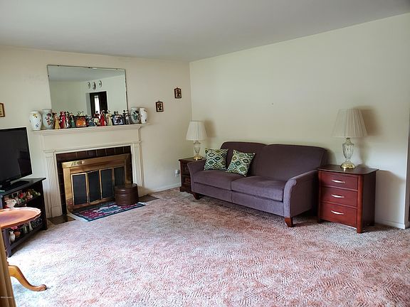 5th image of 3271 Dawes Ave SE