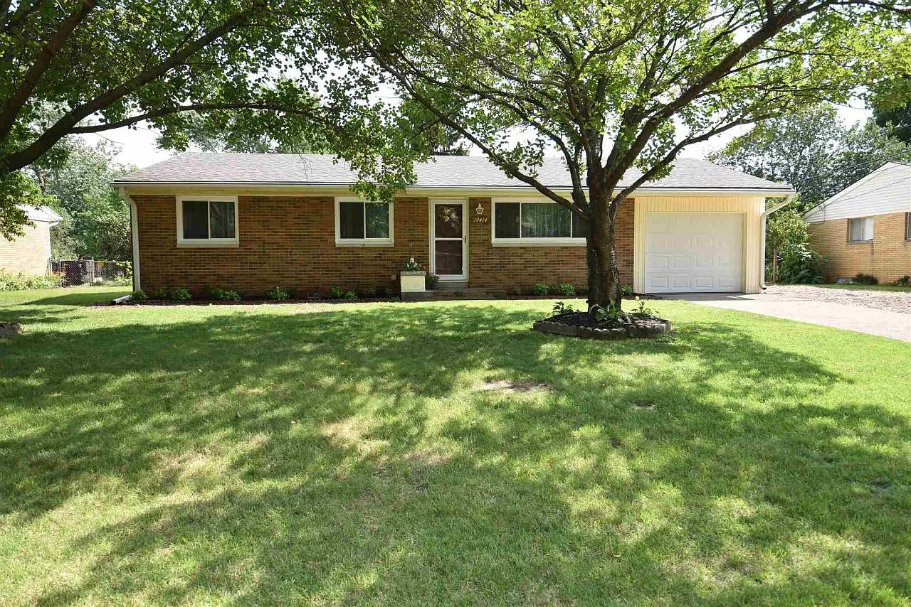 19414 Haviland Dr photo 1