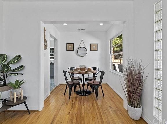 2nd image of 1345 Cambridge Dr #5&6