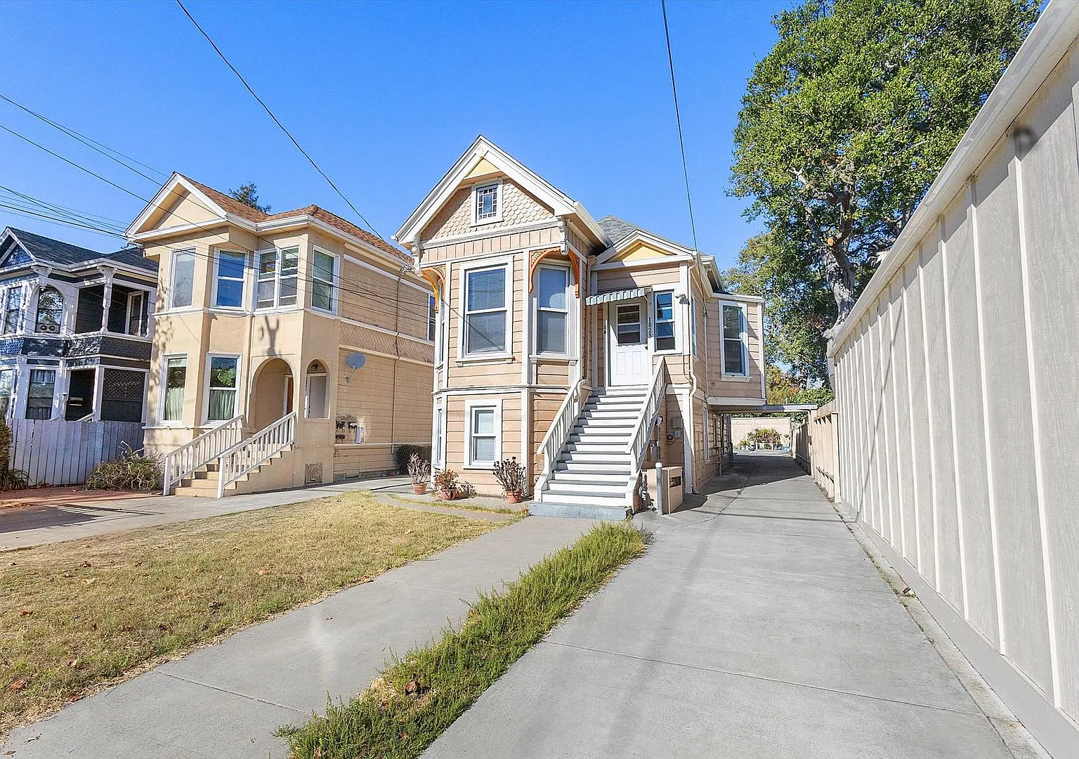 1823 Encinal Ave #C - 1+ bedroom | 1 bath | Upper unit — Photo 2