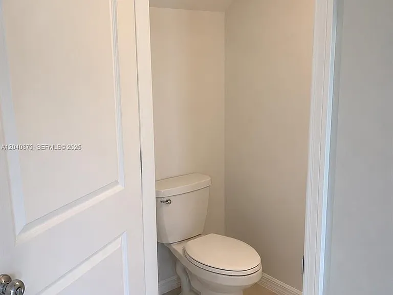 19619 Fairhill Ct — Photo 19