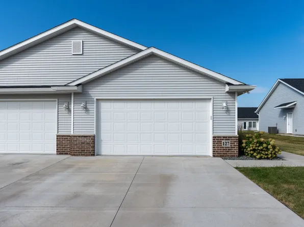 127 Beacon Harbor Pkwy, East Moline, IL 61244