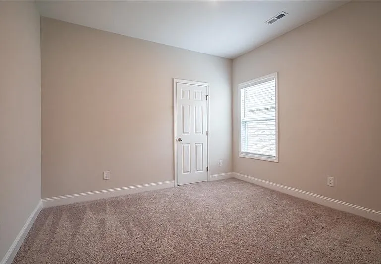 330 Creek Grove Ave — Photo 6