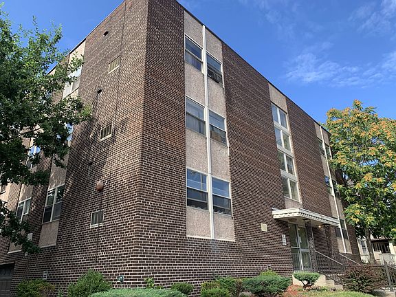 2nd image of 2848 W Wisconsin Ave #202