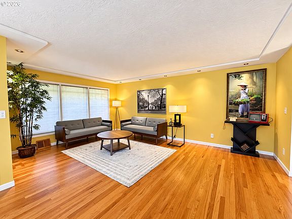 3rd image of 960 NE 108th Ave