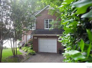 112 Leeward Ct, Cary, NC 27511