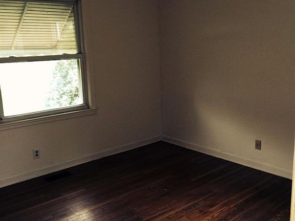 5th image of 655 E Loudon Ave
