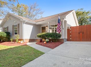 3201 Morning Dr, Charlotte, NC 28208