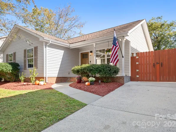 3201 Morning Dr, Charlotte, NC 28208