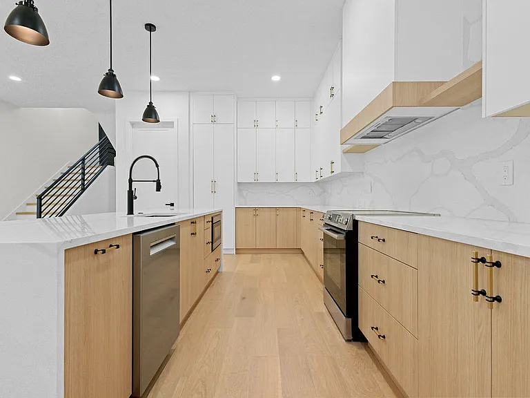 3202 W La Salle St — Photo 21