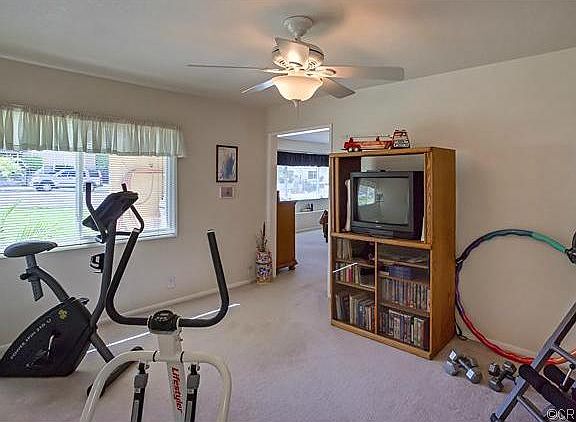 4th image of 15409 Surrey Ln