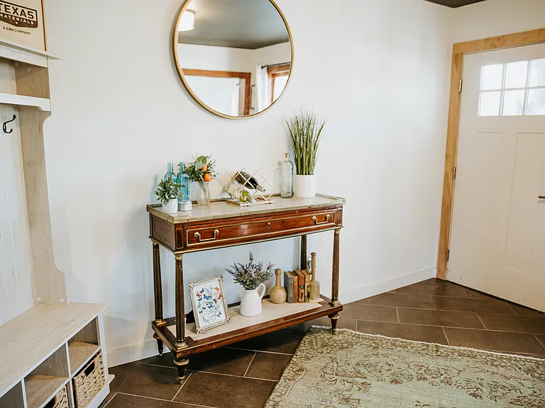 604 W Pecan St — Photo 23